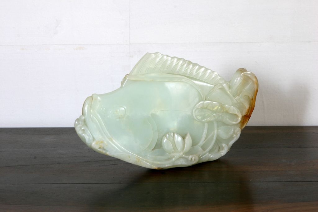 图片[1]-Green jade with lotus and big fish with water seat-China Archive